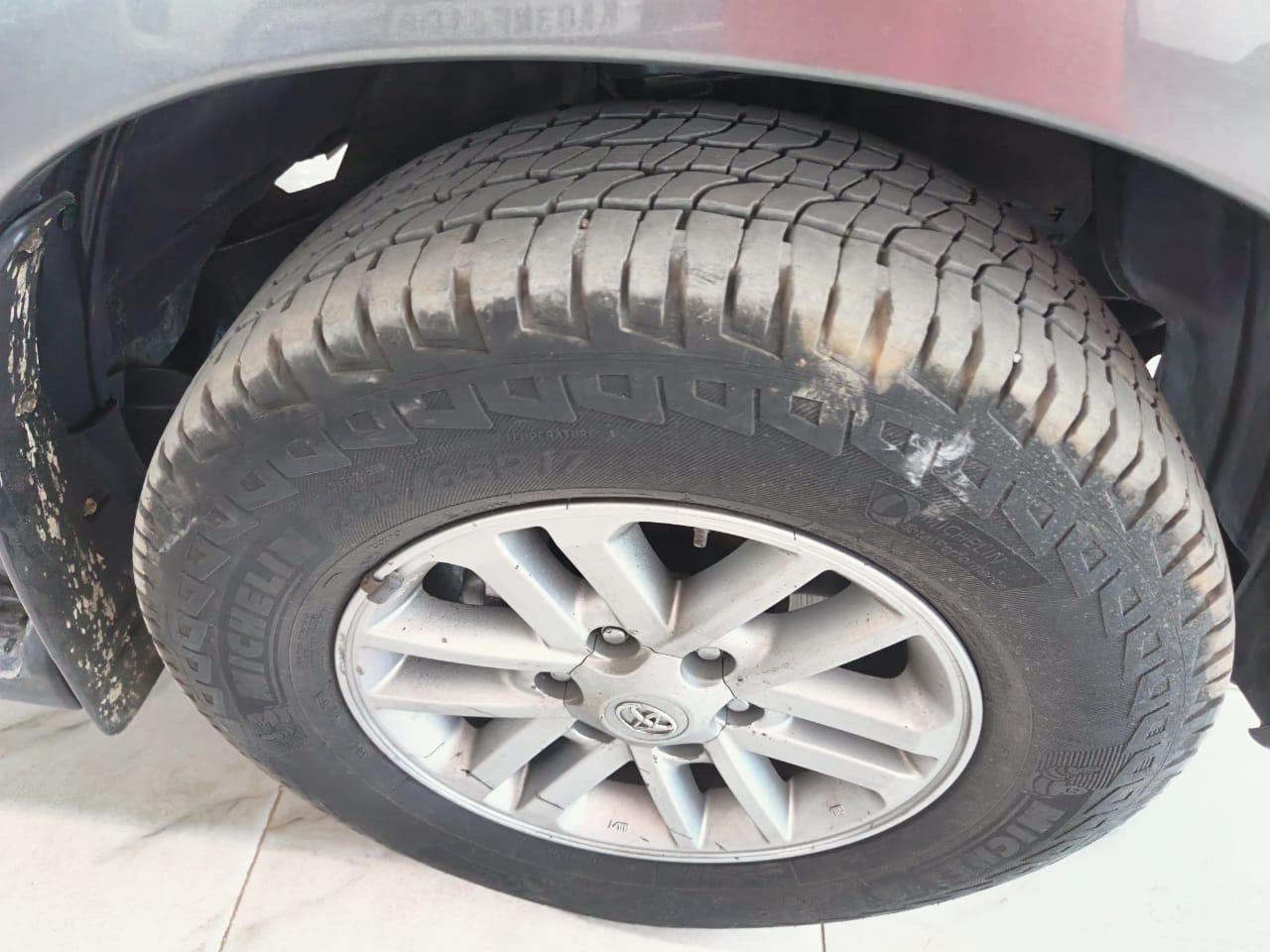 TOYOTA FORTUNER 3.0 4*2 MT