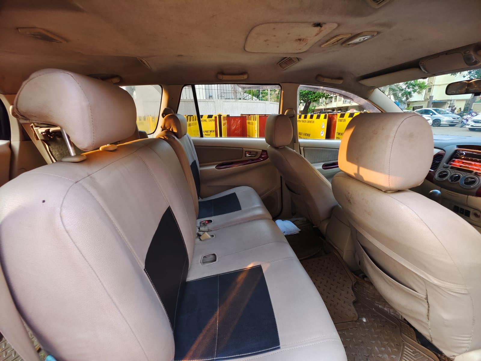 Sold TOYOTA INNOVA V MODEL