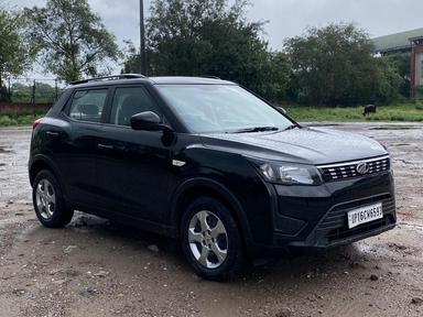 2021 XUV 300 W6 BLACK 🖤 COLOUR MANUAL PETROL