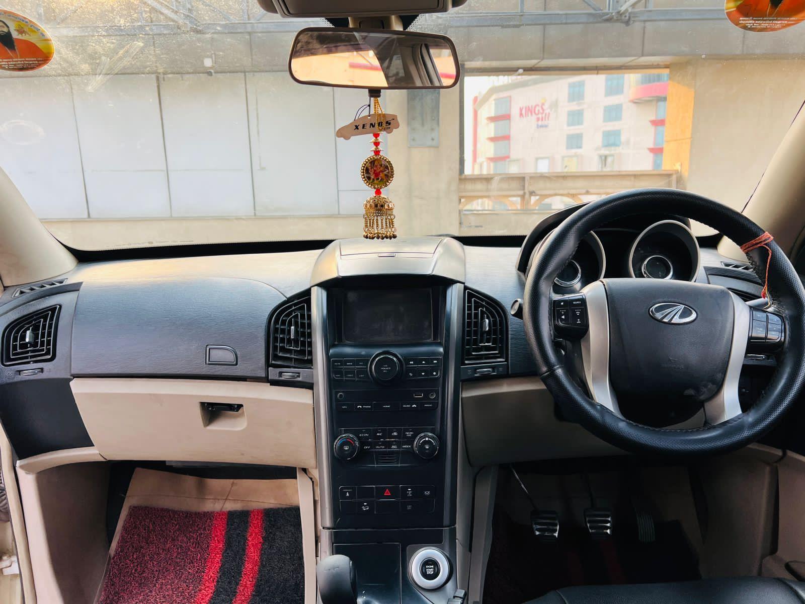 Mahindra XUV500 W10 Diesel 2018 UP-53