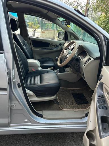 Toyota Innova 2.5G 2014 Diesel Manual DL