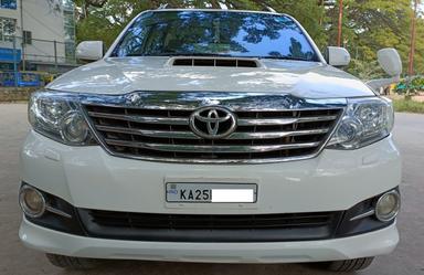 Toyota Fortuner 4×2 AT