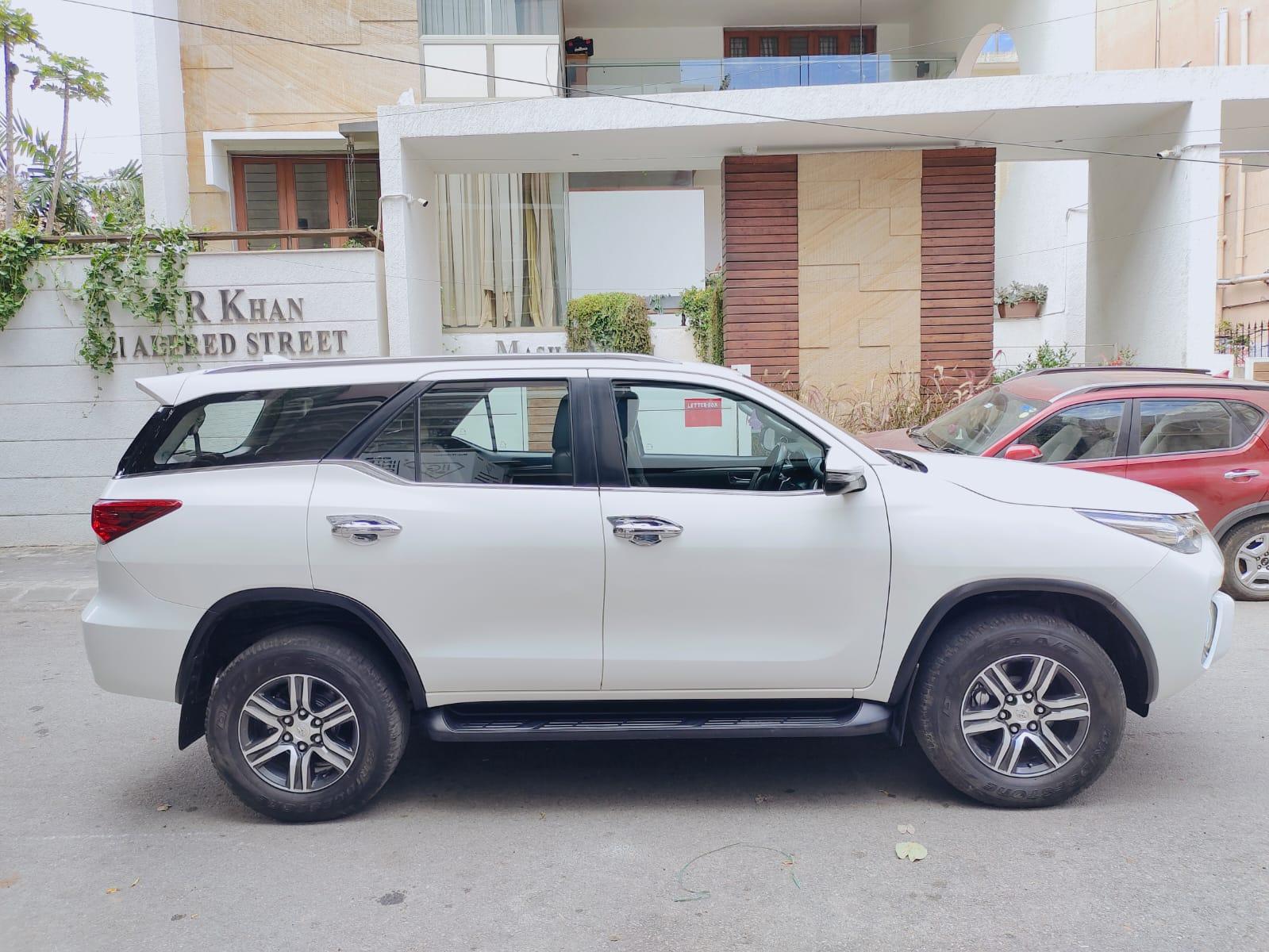 Fortuner 4×2 2.8 AT