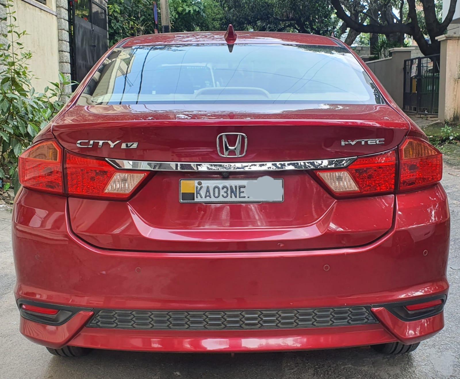 Honda City V-MT