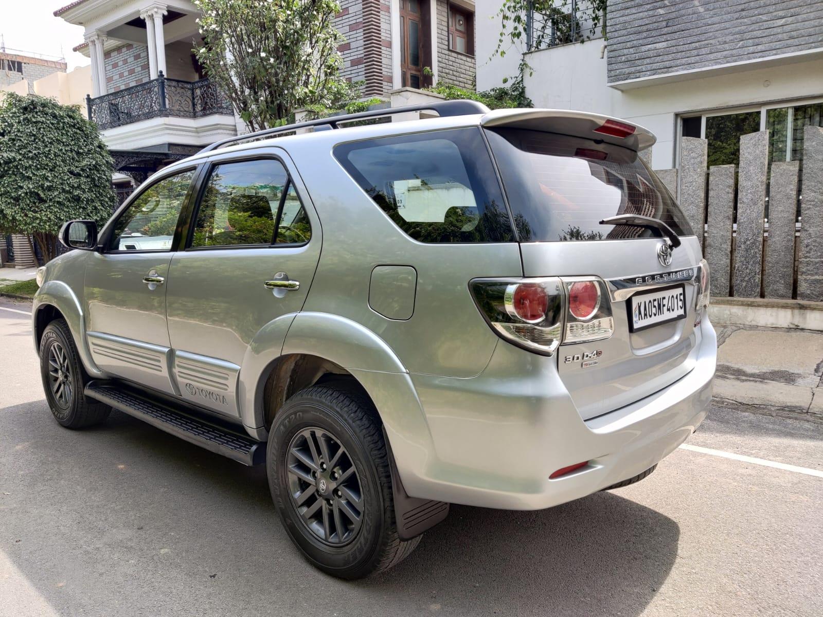 Toyota Fortuner 4×2 MT