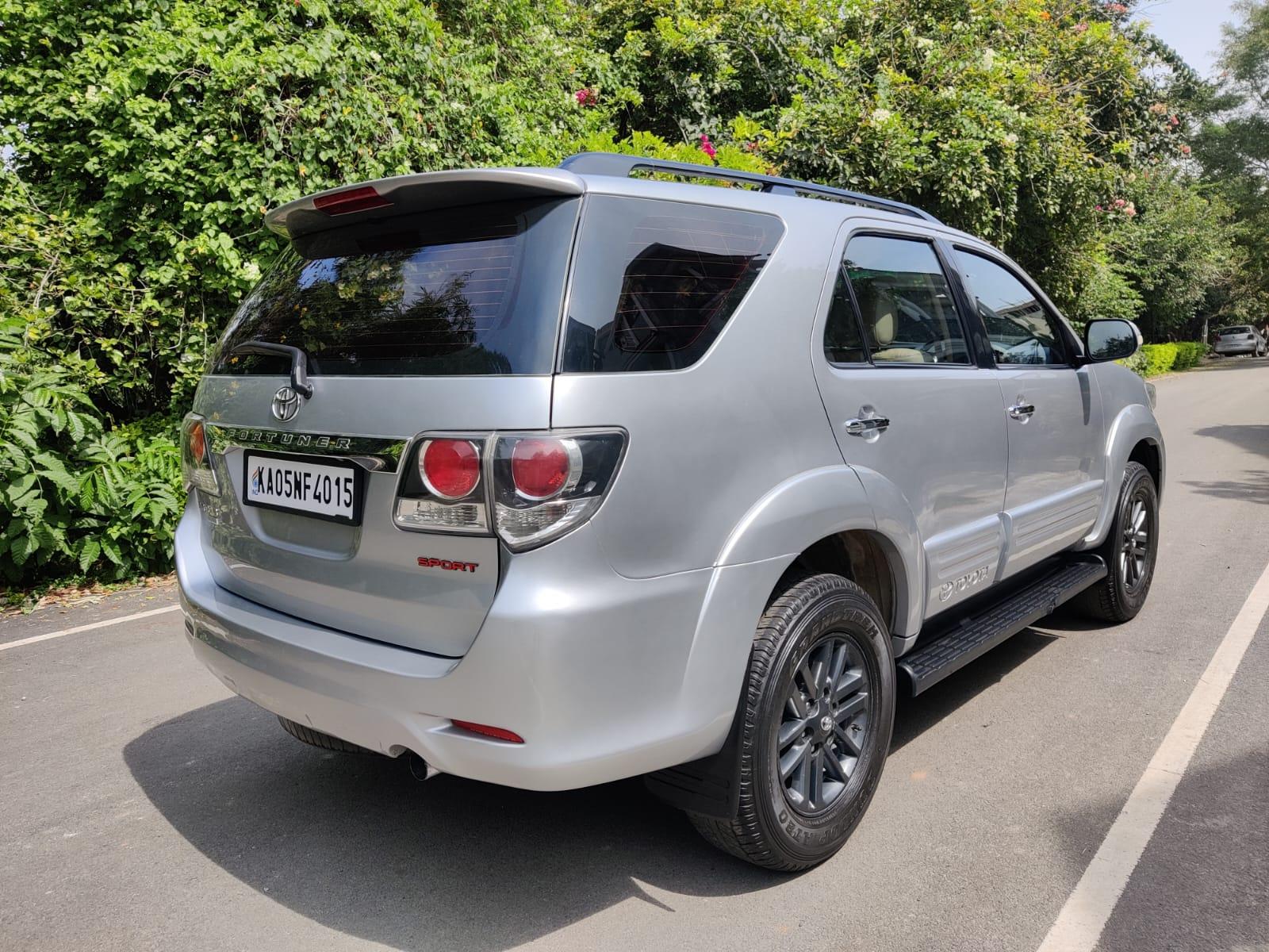 Toyota Fortuner 4×2 MT