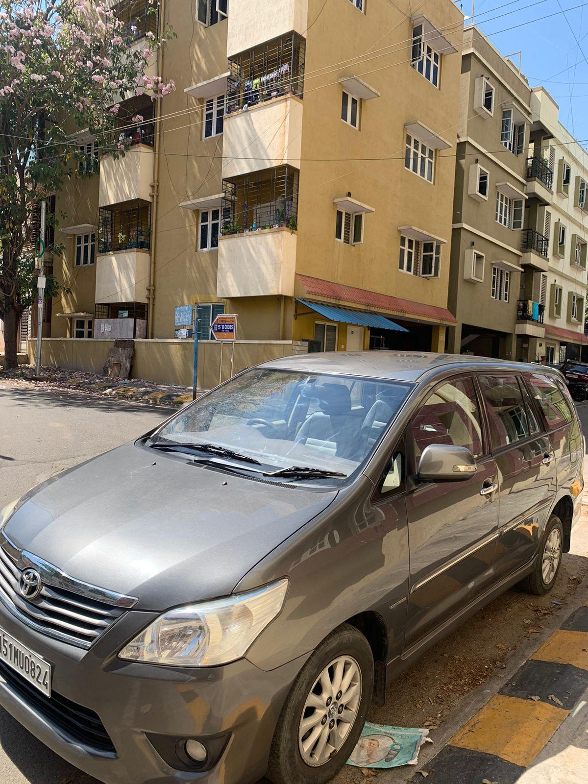 Toyota Innova 2.5 V Top End Variant