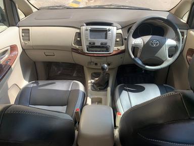 Toyota Innova 2.5 V Top End Variant