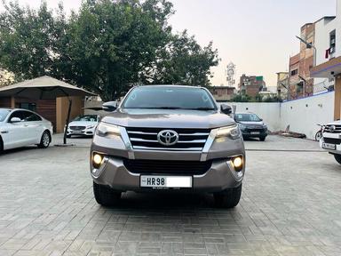 TOYOTA FORTUNER 2017