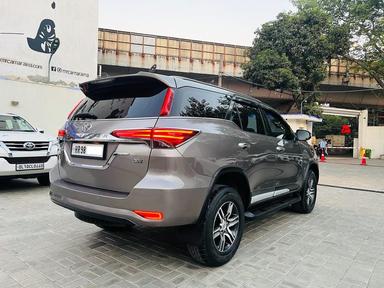 TOYOTA FORTUNER 2017