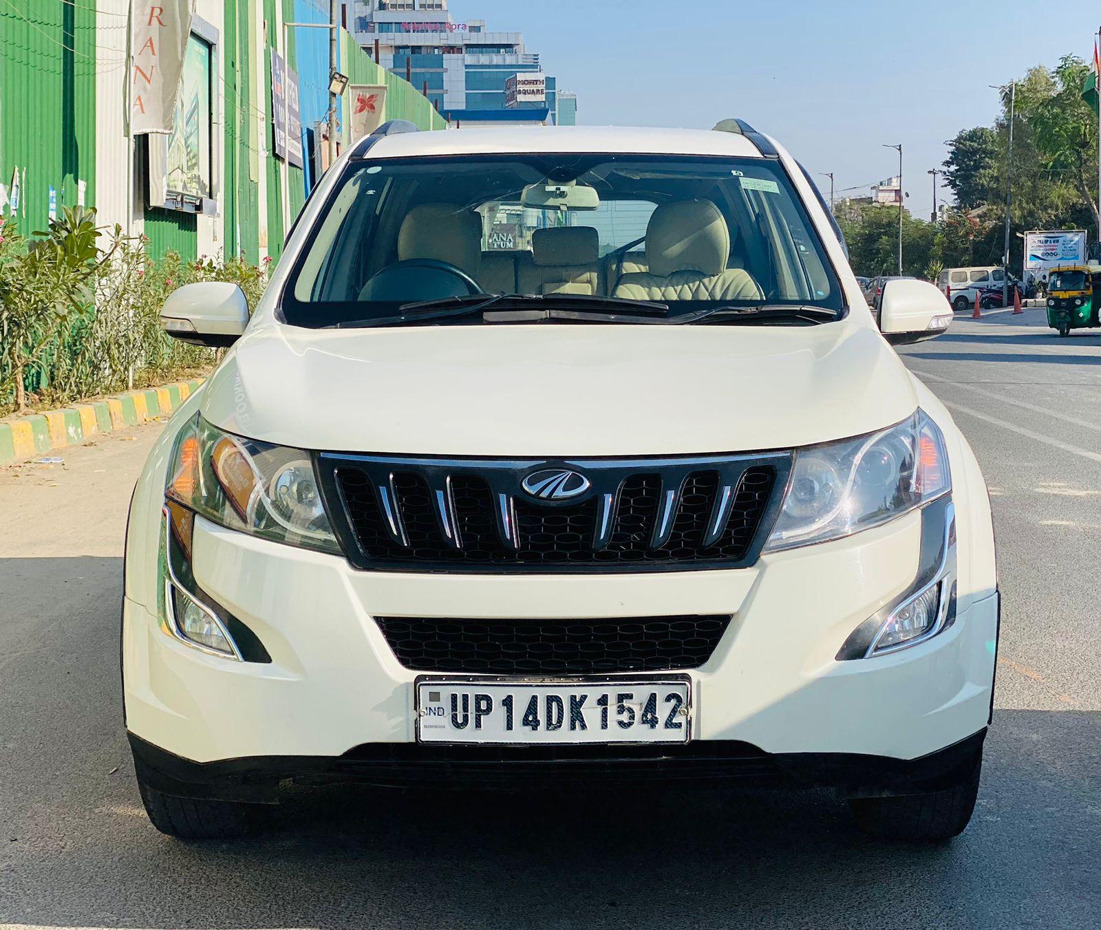 2017 XUV500 W6 AT