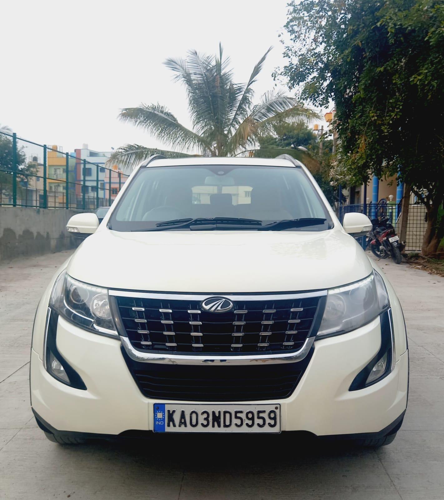 MAHENDRA XUV 500 W11