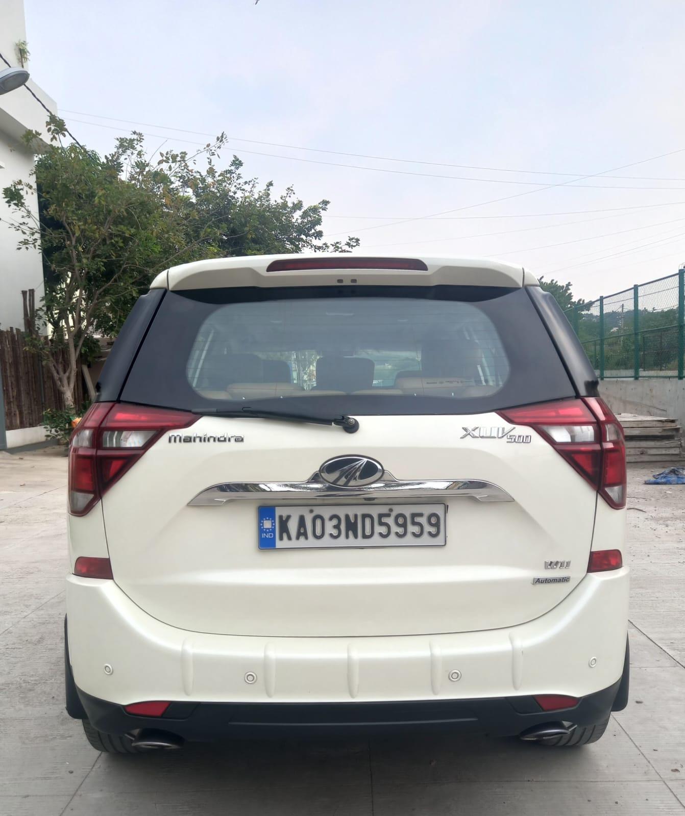 MAHENDRA XUV 500 W11