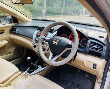 2010 Honda city smt