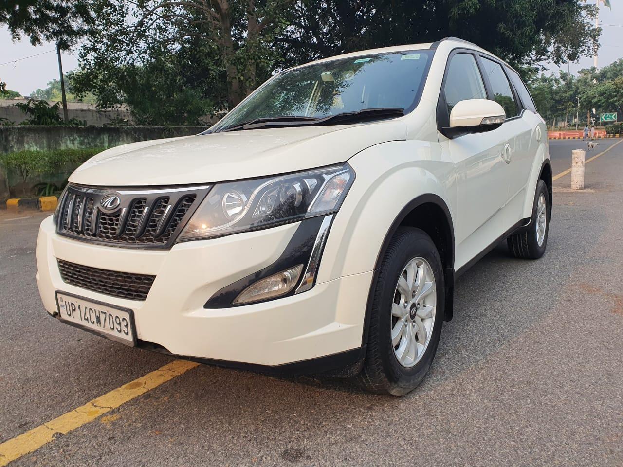 MAHINDRA XUV500 W10