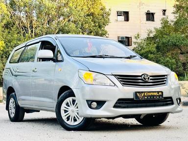 Toyota Innova 2.5G diesel model 2015 running 85k Up number