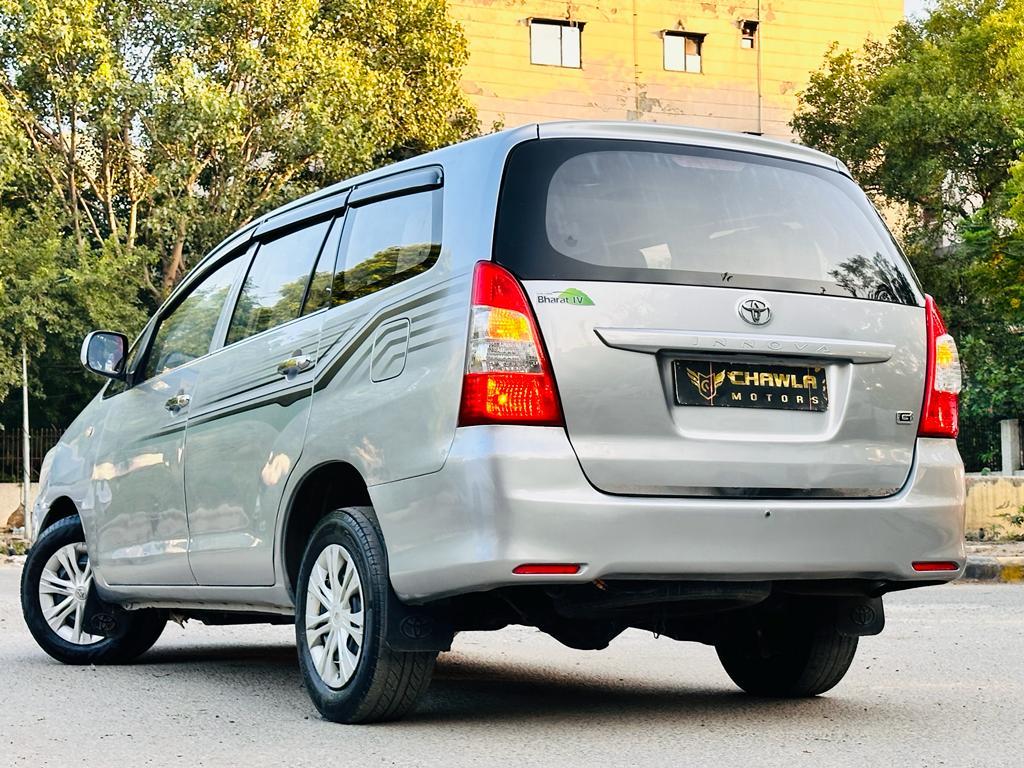 Toyota Innova 2.5G diesel model 2015 running 85k Up number