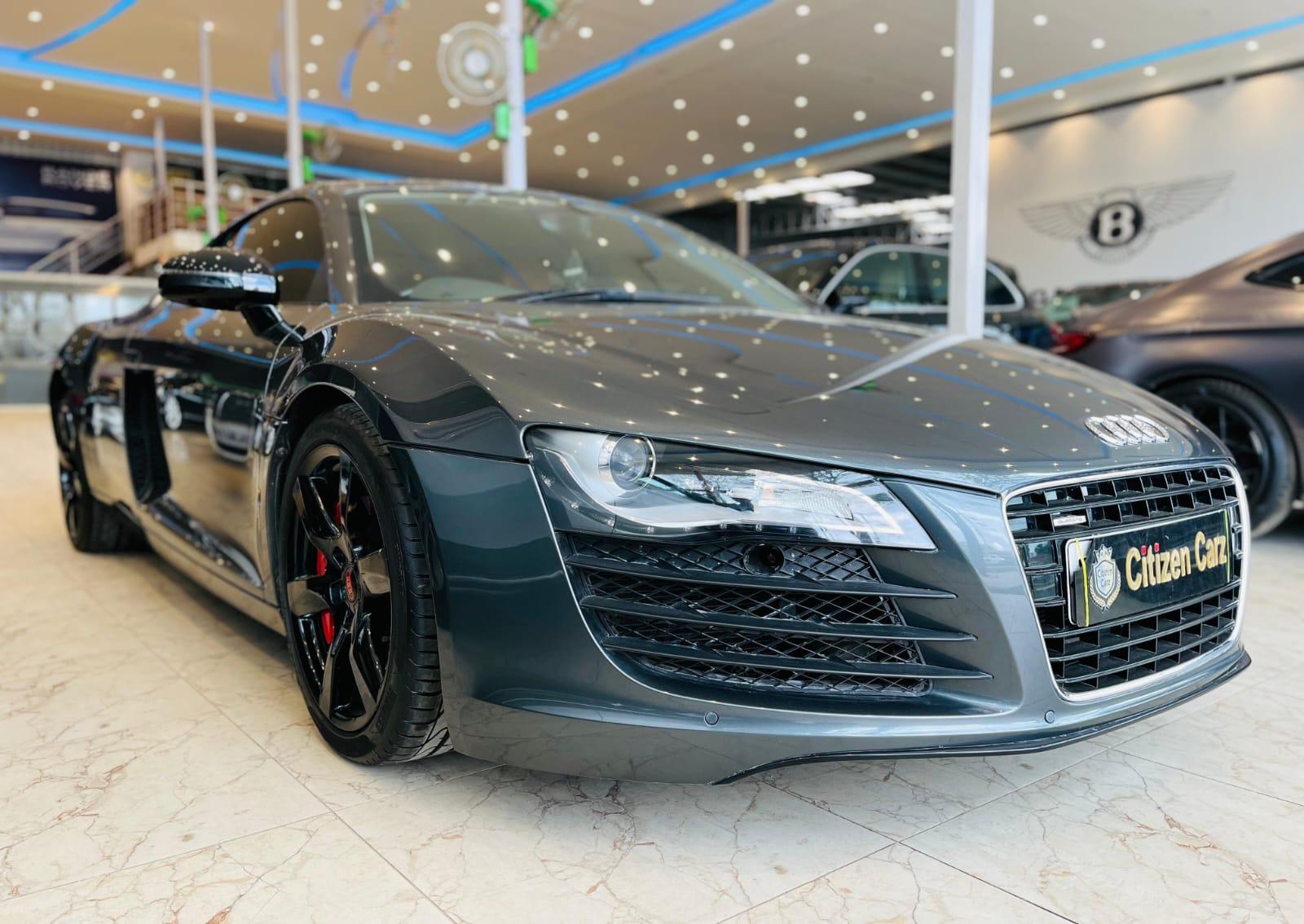 *AUDI R8 V8 4.2 QUATTRO AUTOMATIC PETROL*