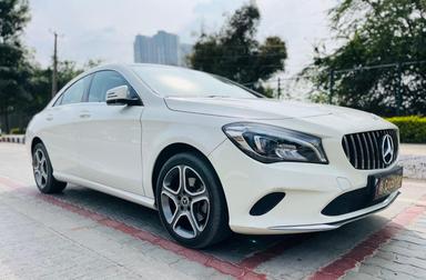 *MERCEDES BENZ CLA 200 STYLE AUTOMATIC DIESEL*