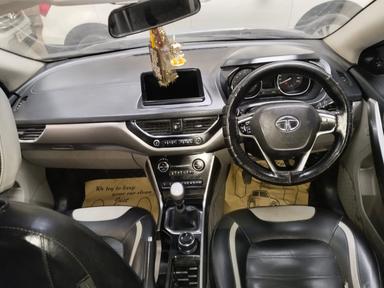 TATA Nexon xz+1.5  diesel model 2017 running 52k HR number