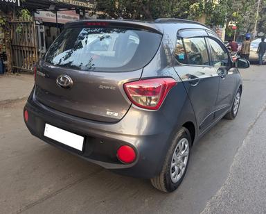 Hyundai Grand I10 Sportz (O) driven just 31402 kms