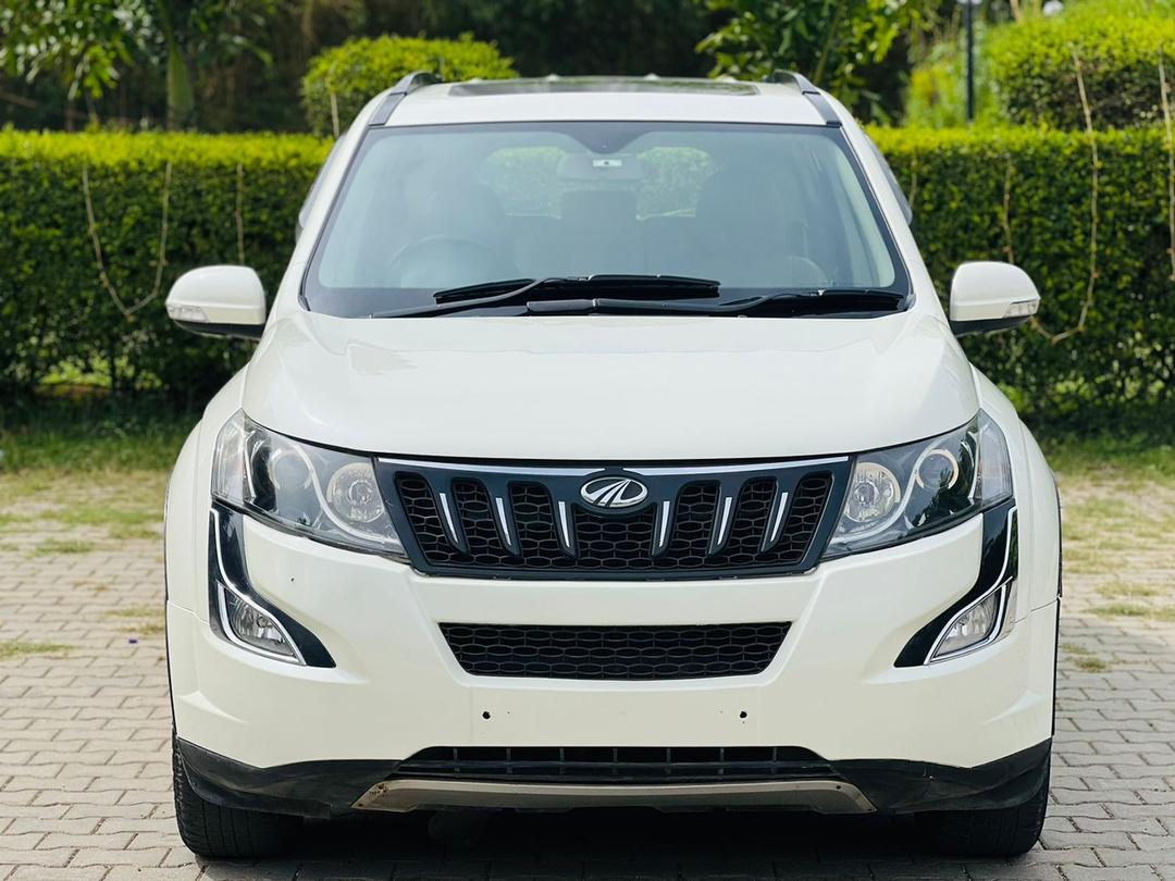 MAHINDRA XUV 500 W10 MT 2015