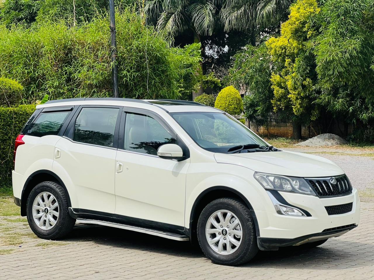 MAHINDRA XUV 500 W10 MT 2015