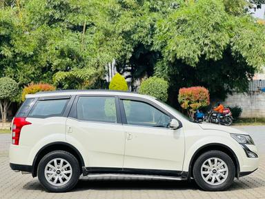 MAHINDRA XUV 500 W10 MT 2015