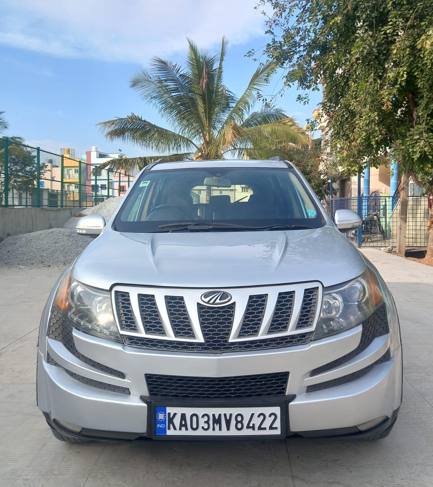 XUV 500 W8