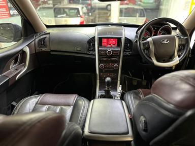 MAHINDRA XUV500 W8 2015