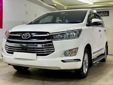 TOYOTA INNOVA CRYSTA GX AT 2016