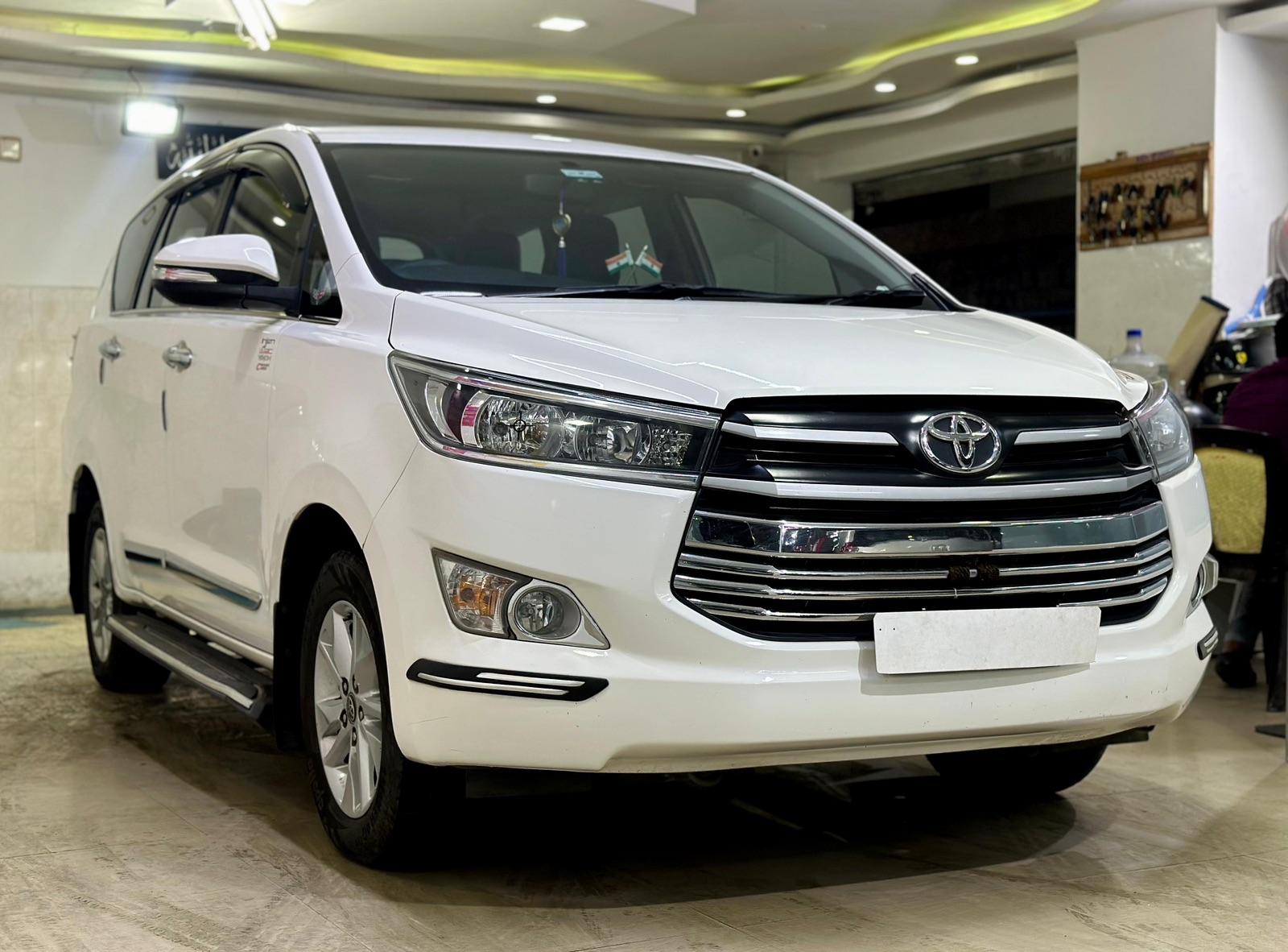 TOYOTA INNOVA CRYSTA GX AT 2016