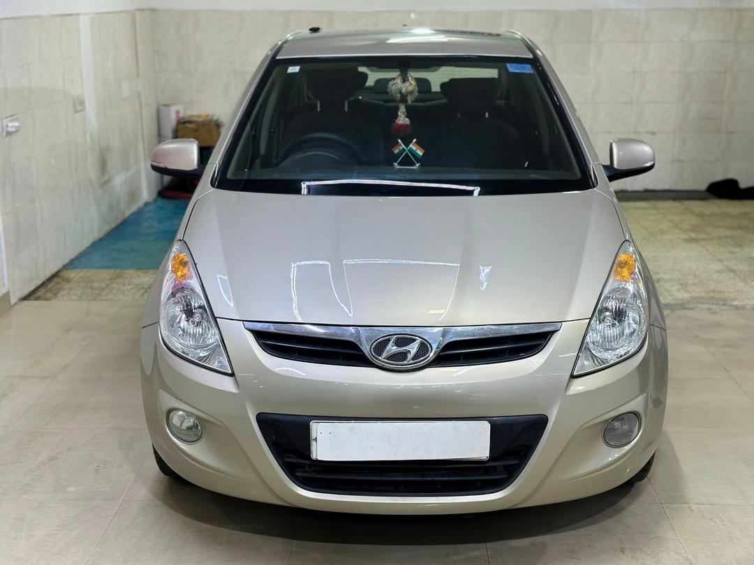 HYUNDAI I20 ASTA VTVT MT 2010