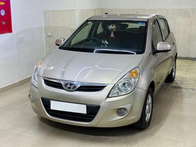 HYUNDAI I20 ASTA VTVT MT 2010