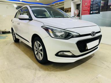 HYUNDAI ELITE I20 ASTA O VTVT MT 2015