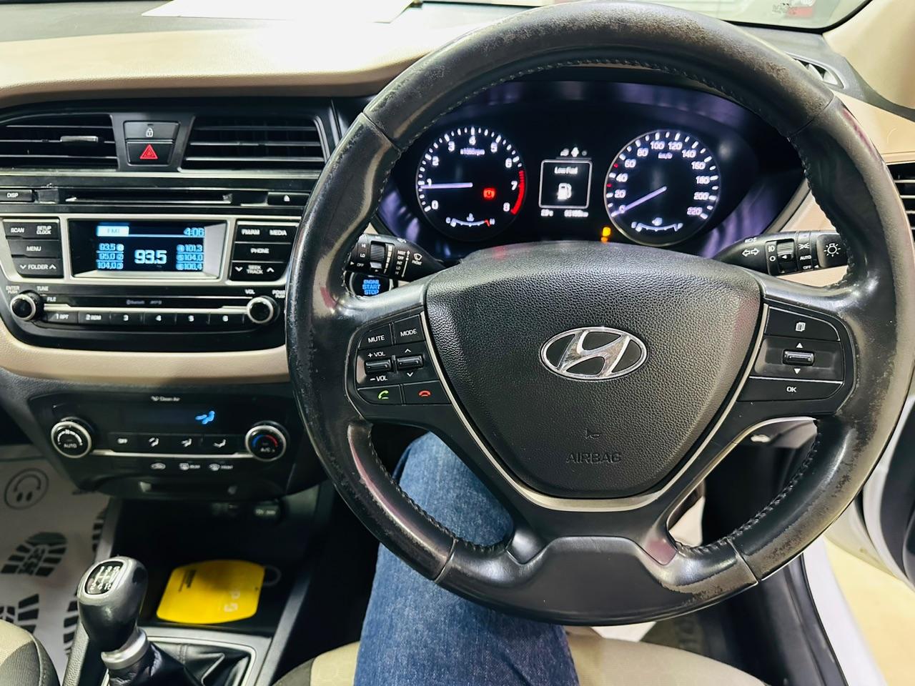 HYUNDAI ELITE I20 ASTA O VTVT MT 2015