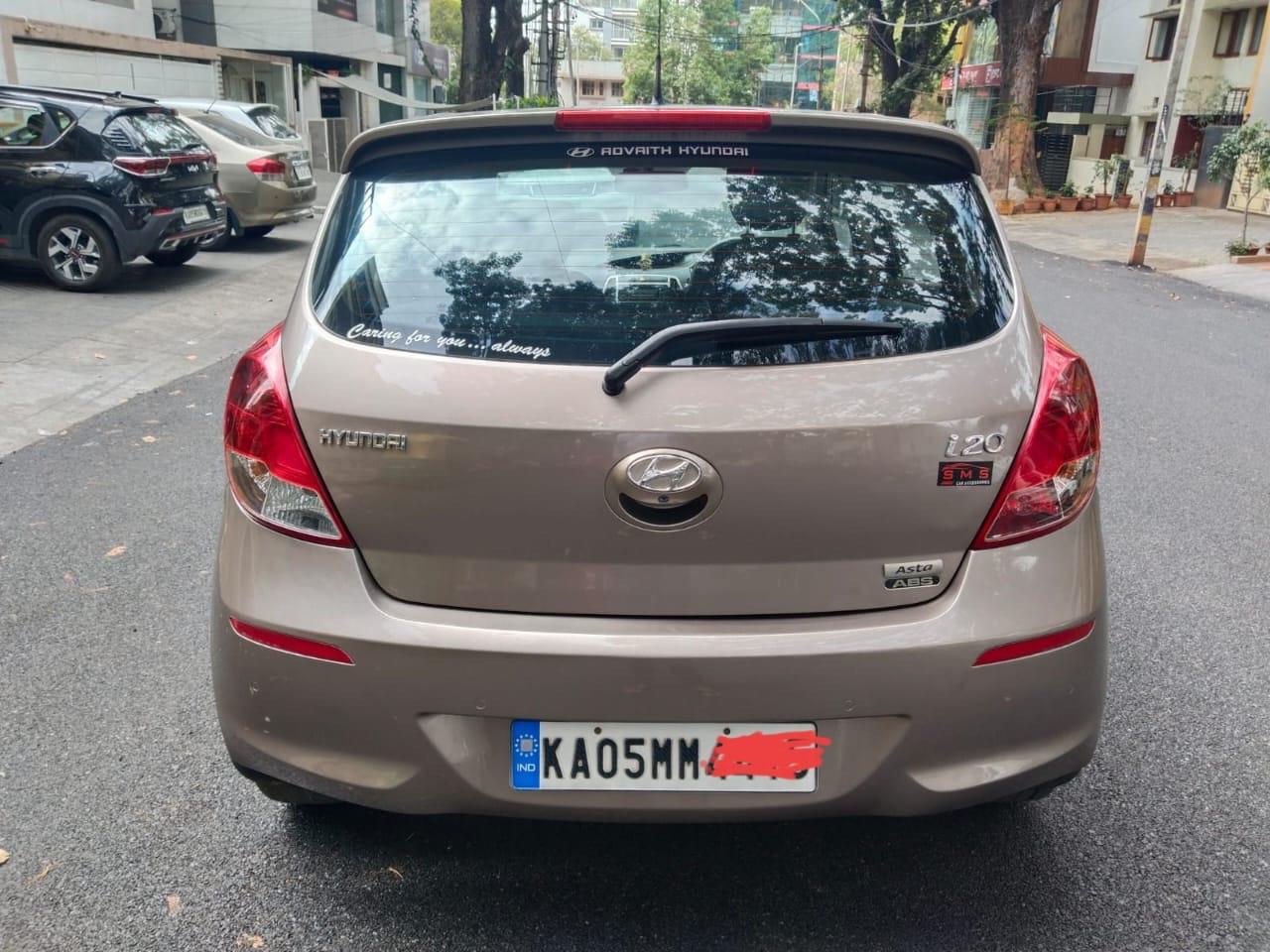 HYUNDAI I20 ASTA O VTVT MT 2013