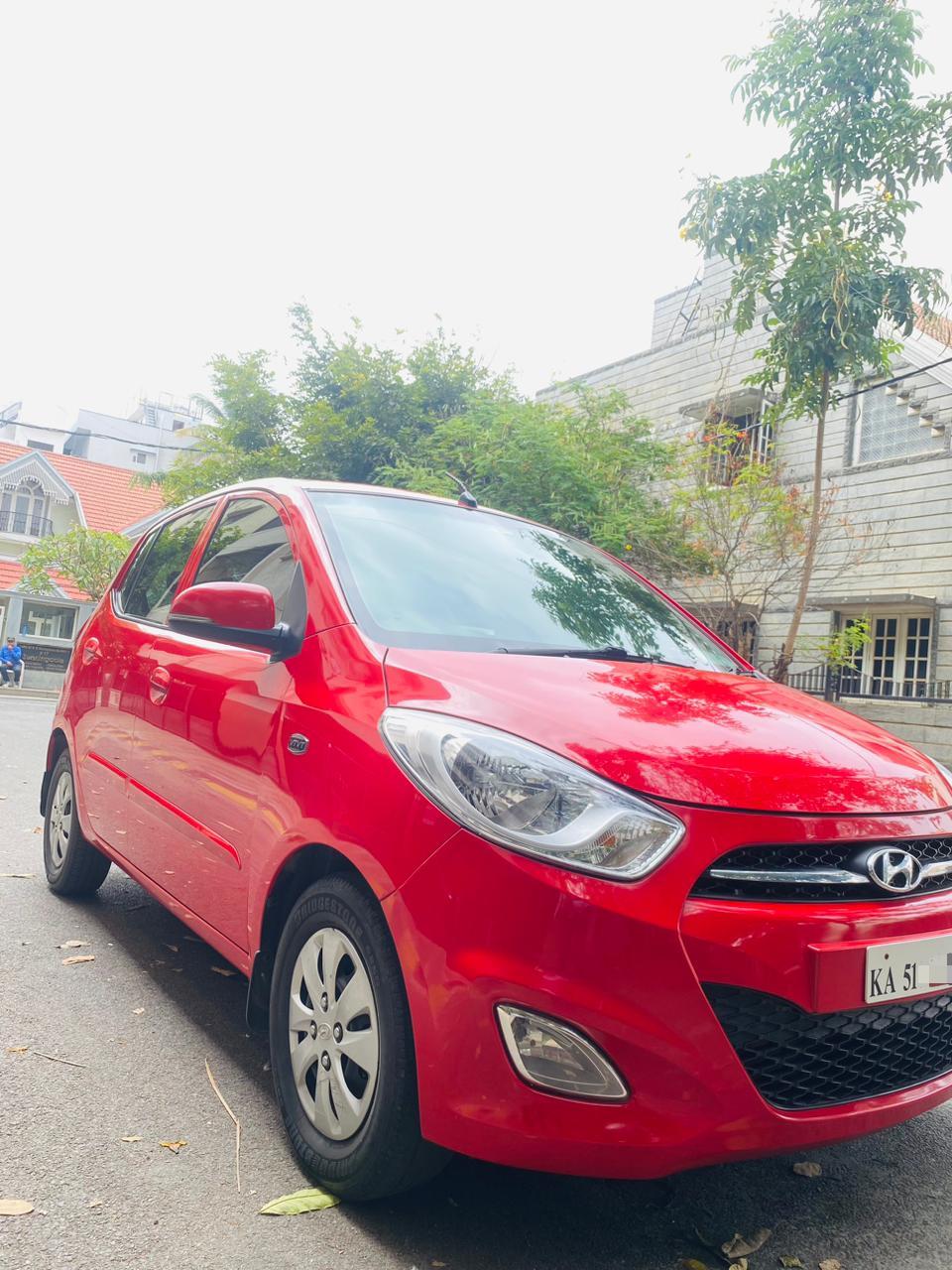 Hyundai i10 Sportz AUTOMATIC 2012