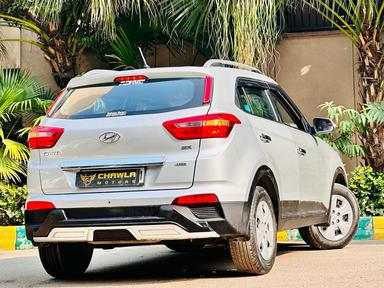 Hyundai Creta 1.6 petrol model 2016 running 68k Up number