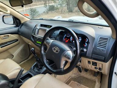 FORTUNER 4X2 MANUAL