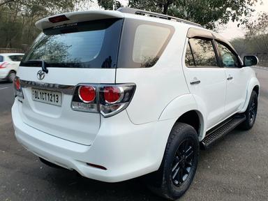 FORTUNER 4X2 MANUAL