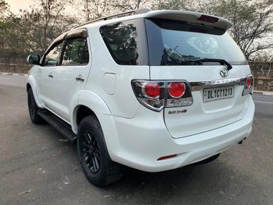 FORTUNER 4X2 MANUAL