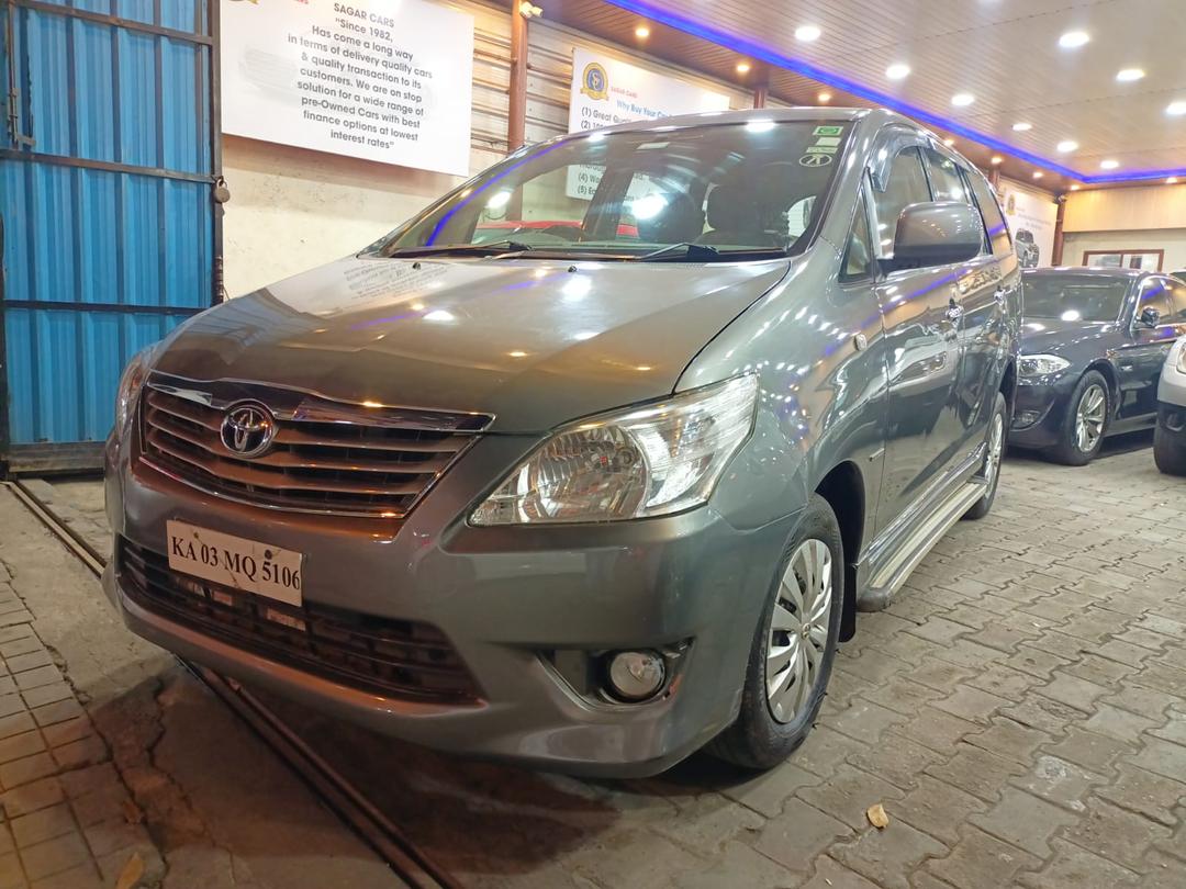 TOYOTA INNOVA  MODEL  2012  DIESEL