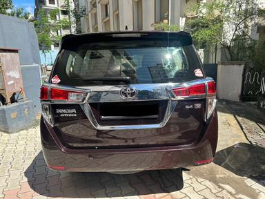 TOYOTA INNOVA CRYSTA Z MT 25000 KMS