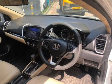 AUTOMATIC HONDA CITY V CVT 13000 KMS