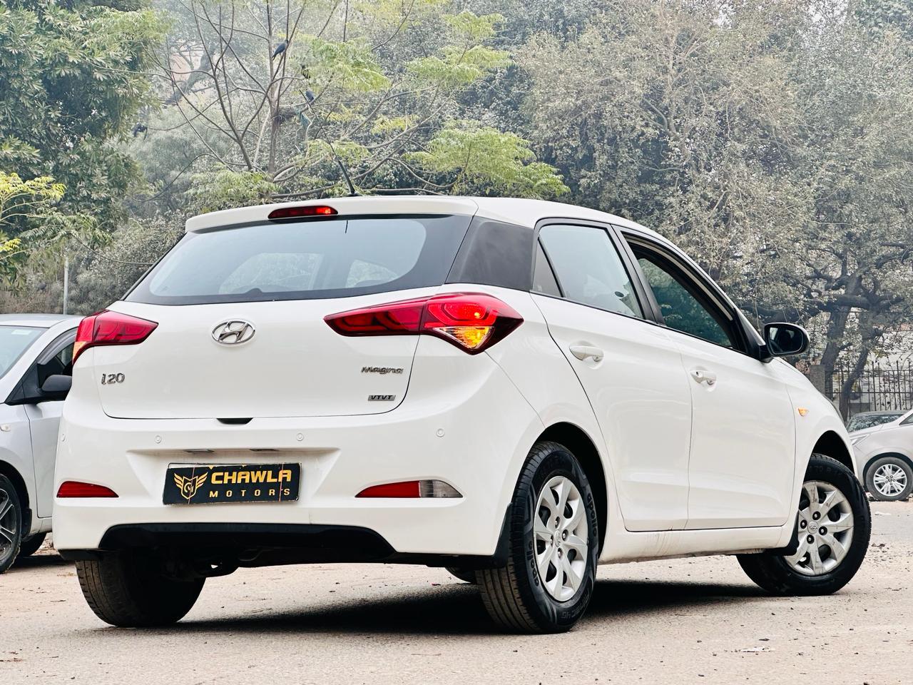 Hyundai i20 manga petrol model 2015 running 65k DL number