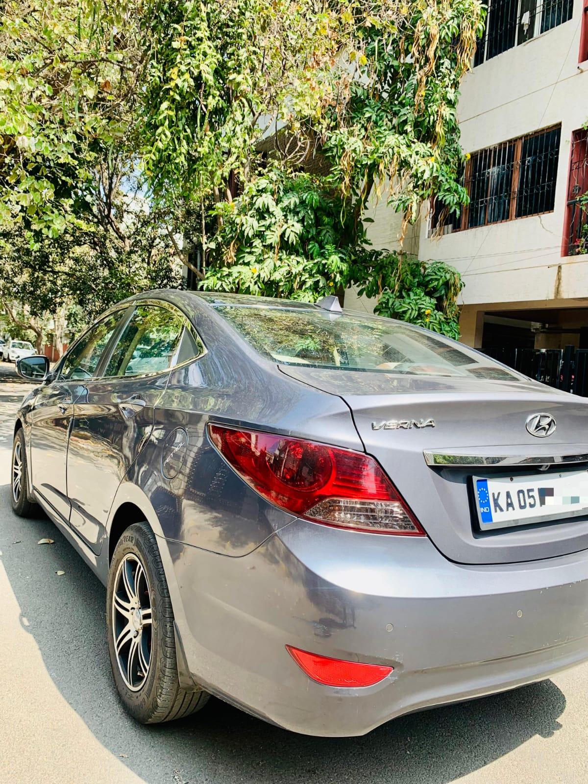 Hyundai Verna Fludic 2013 Automatic EX