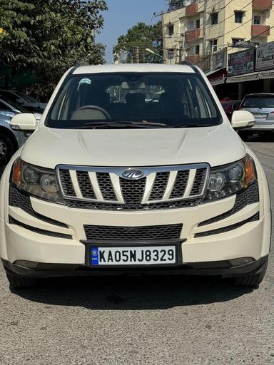 Mahindra XUV 500 w8