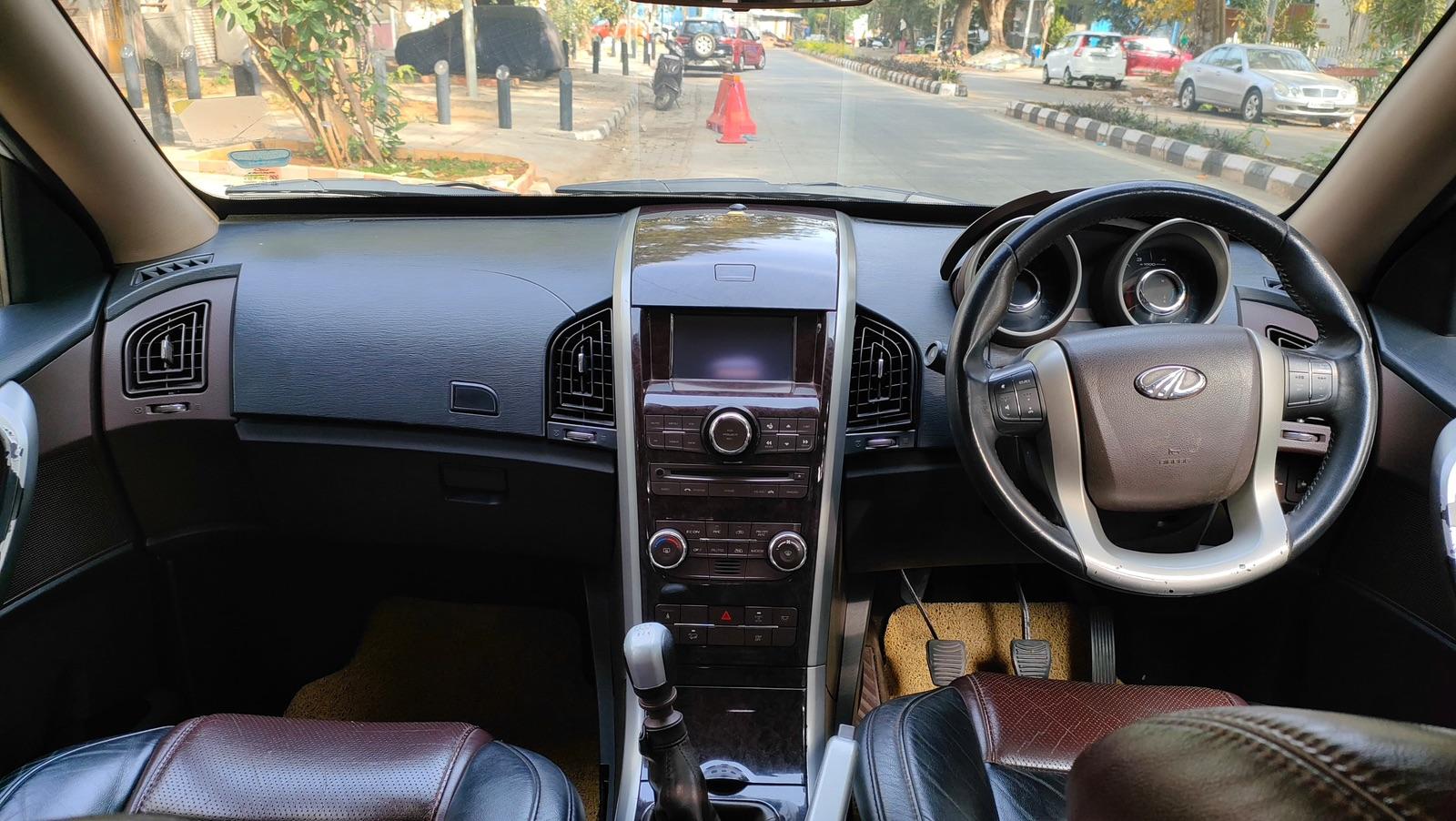 MAHINDRA XUV500 W8 2012