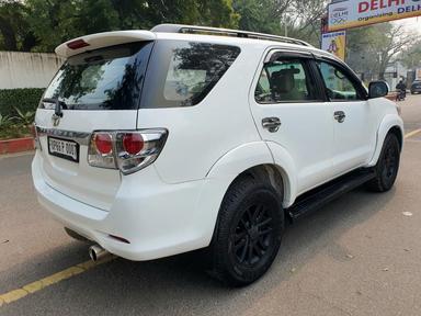 FORTUNER 4X2 MANUAL